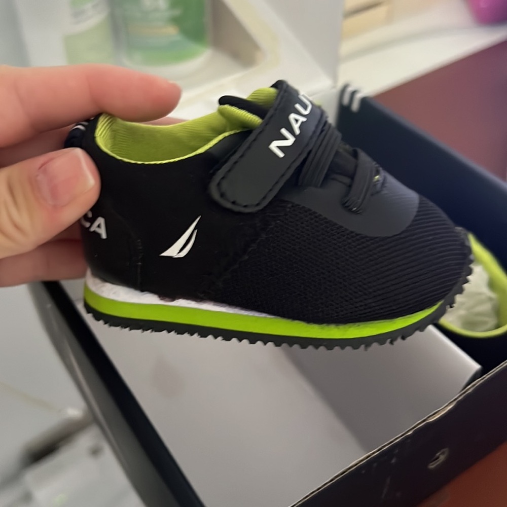 Nautica tiny pacifity black pre walk shoes